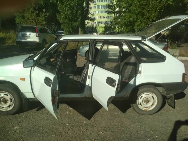 Белый ВАЗ 2109, объемом двигателя 1.5 л и пробегом 352 тыс. км за 900 $, фото 1 на Automoto.ua