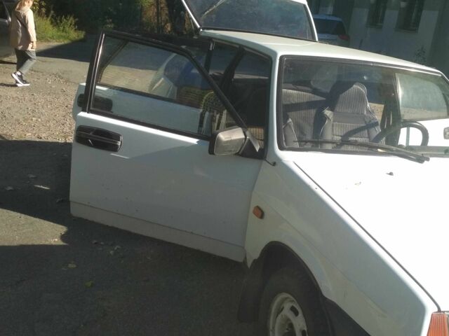 Белый ВАЗ 2109, объемом двигателя 1.5 л и пробегом 352 тыс. км за 900 $, фото 3 на Automoto.ua