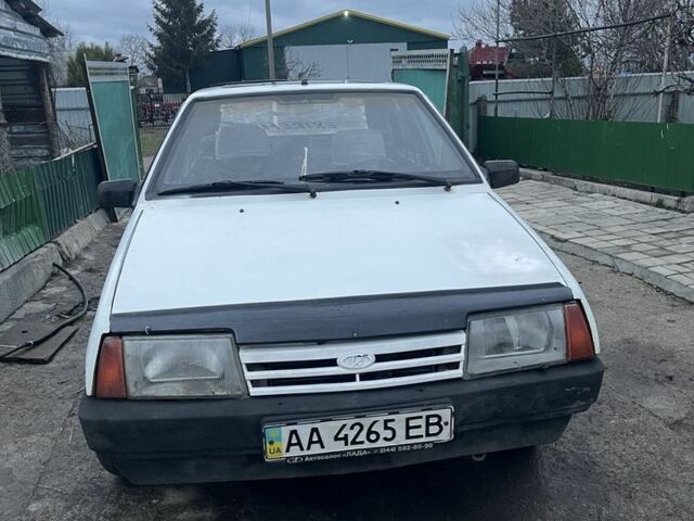 Белый ВАЗ 2109, объемом двигателя 1.5 л и пробегом 100 тыс. км за 650 $, фото 2 на Automoto.ua
