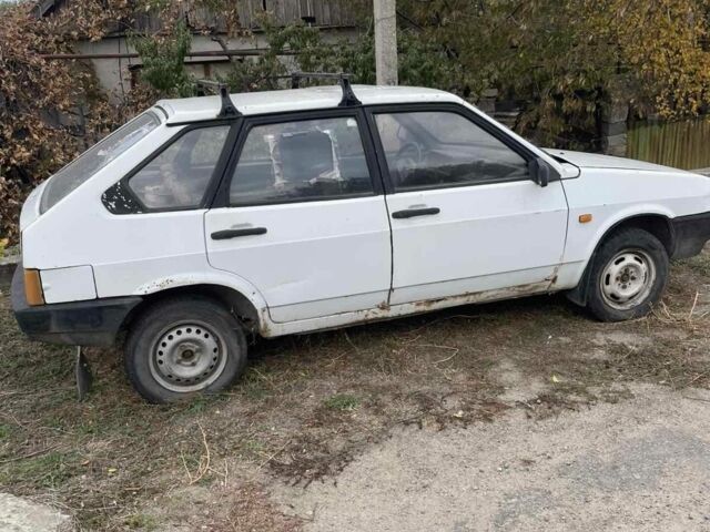 ВАЗ 2109 1999 в Запорожье на Automoto.ua Белый ВАЗ 2109, объемом двигателя 0 л и пробегом 200 тыс. км за 400 $, фото 1 на Automoto.ua