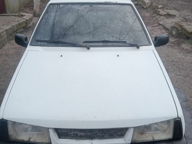 Белый ВАЗ 2109, объемом двигателя 1.5 л и пробегом 175 тыс. км за 1150 $, фото 2 на Automoto.ua