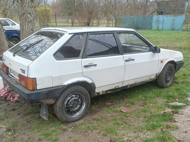 Белый ВАЗ 2109, объемом двигателя 1.5 л и пробегом 200 тыс. км за 639 $, фото 1 на Automoto.ua