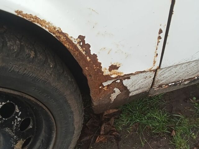 Белый ВАЗ 2109, объемом двигателя 1.5 л и пробегом 200 тыс. км за 639 $, фото 6 на Automoto.ua