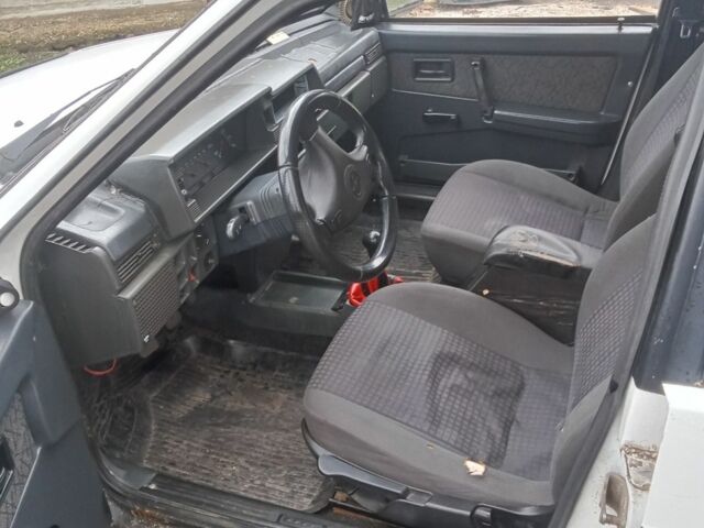 Белый ВАЗ 2109, объемом двигателя 1.5 л и пробегом 200 тыс. км за 639 $, фото 3 на Automoto.ua