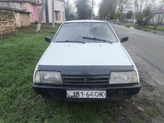 Белый ВАЗ 2109, объемом двигателя 1.5 л и пробегом 357 тыс. км за 700 $, фото 2 на Automoto.ua