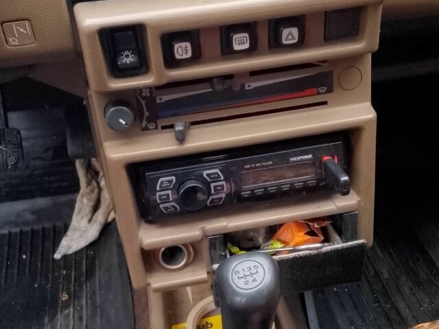 Білий ВАЗ 2109, об'ємом двигуна 0 л та пробігом 120 тис. км за 1306 $, фото 7 на Automoto.ua