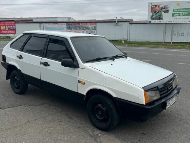Белый ВАЗ 2109, объемом двигателя 1.3 л и пробегом 300 тыс. км за 649 $, фото 1 на Automoto.ua