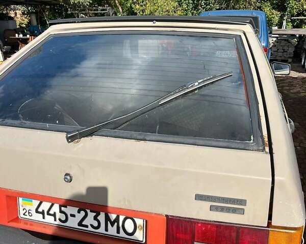 ВАЗ 2109 1985 в Черновцах на Automoto.ua Бежевый ВАЗ 2109, объемом двигателя 1.3 л и пробегом 250 тыс. км за 950 $, фото 1 на Automoto.ua