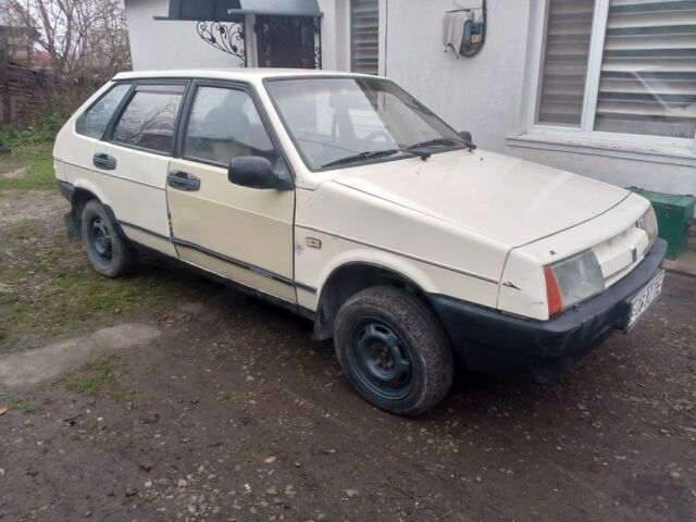 Бежевый ВАЗ 2109, объемом двигателя 1.3 л и пробегом 200 тыс. км за 450 $, фото 2 на Automoto.ua