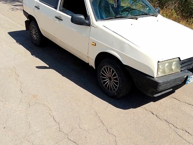 Бежевый ВАЗ 2109, объемом двигателя 1.3 л и пробегом 250 тыс. км за 600 $, фото 4 на Automoto.ua