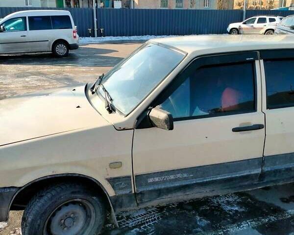 Бежевий ВАЗ 2109, об'ємом двигуна 1.3 л та пробігом 68 тис. км за 1300 $, фото 3 на Automoto.ua