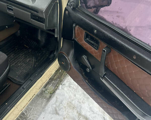 Бежевий ВАЗ 2109, об'ємом двигуна 1.3 л та пробігом 390 тис. км за 1050 $, фото 16 на Automoto.ua