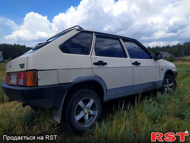Бежевый ВАЗ 2109, объемом двигателя 1.5 л и пробегом 777 тыс. км за 900 $, фото 2 на Automoto.ua
