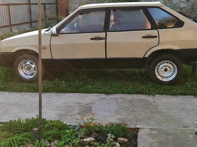 Бежевый ВАЗ 2109, объемом двигателя 1.3 л и пробегом 200 тыс. км за 1100 $, фото 2 на Automoto.ua