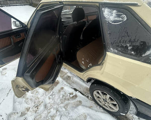 Бежевий ВАЗ 2109, об'ємом двигуна 1.3 л та пробігом 390 тис. км за 1050 $, фото 6 на Automoto.ua