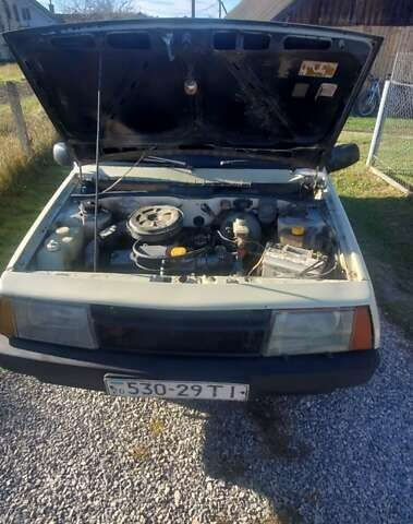 Бежевый ВАЗ 2109, объемом двигателя 1.5 л и пробегом 300 тыс. км за 950 $, фото 3 на Automoto.ua