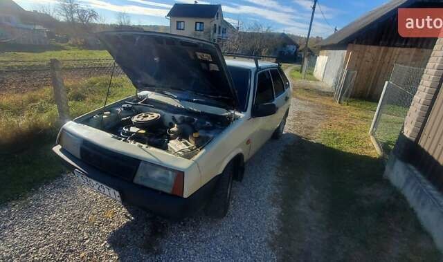 Бежевый ВАЗ 2109, объемом двигателя 1.5 л и пробегом 300 тыс. км за 900 $, фото 5 на Automoto.ua