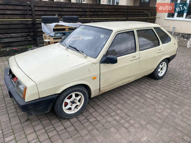Бежевый ВАЗ 2109, объемом двигателя 1.29 л и пробегом 280 тыс. км за 700 $, фото 1 на Automoto.ua