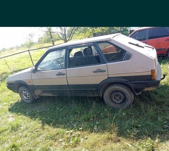 Бежевый ВАЗ 2109, объемом двигателя 1.5 л и пробегом 100 тыс. км за 400 $, фото 1 на Automoto.ua