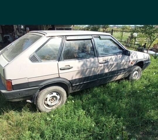 Бежевый ВАЗ 2109, объемом двигателя 1.5 л и пробегом 100 тыс. км за 400 $, фото 2 на Automoto.ua