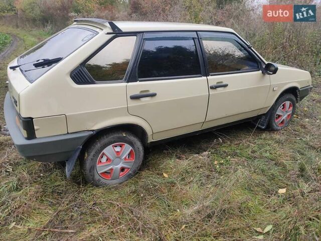 ВАЗ 2109 1990 в Тернополе на Automoto.ua Бежевый ВАЗ 2109, объемом двигателя 1.5 л и пробегом 250 тыс. км за 1500 $, фото 3 на Automoto.ua