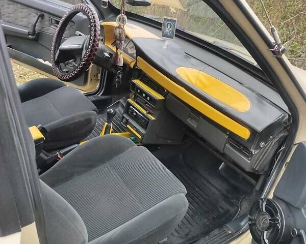 ВАЗ 2109 1990 в Тернополе на Automoto.ua Бежевый ВАЗ 2109, объемом двигателя 1.5 л и пробегом 250 тыс. км за 1500 $, фото 4 на Automoto.ua