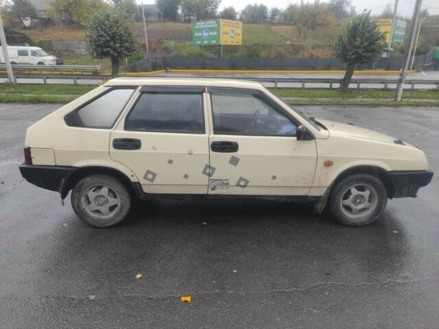 Бежевый ВАЗ 2109, объемом двигателя 1.3 л и пробегом 200 тыс. км за 900 $, фото 2 на Automoto.ua