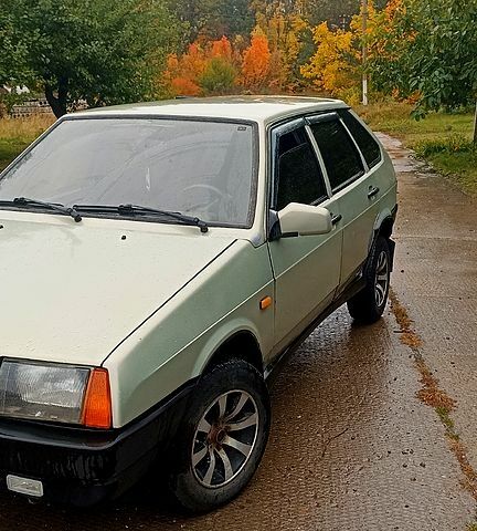 Бежевый ВАЗ 2109, объемом двигателя 1.5 л и пробегом 82 тыс. км за 1000 $, фото 1 на Automoto.ua