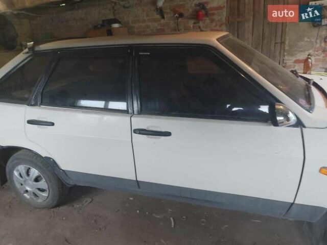 Бежевый ВАЗ 2109, объемом двигателя 1.5 л и пробегом 100 тыс. км за 1100 $, фото 1 на Automoto.ua