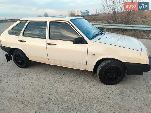 Бежевий ВАЗ 2109, об'ємом двигуна 1.3 л та пробігом 315 тис. км за 1050 $, фото 2 на Automoto.ua