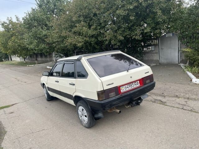 Бежевый ВАЗ 2109, объемом двигателя 1.5 л и пробегом 200 тыс. км за 650 $, фото 2 на Automoto.ua