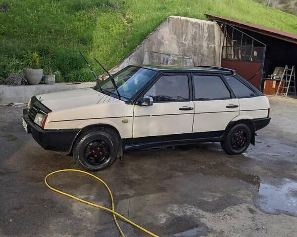 Бежевый ВАЗ 2109, объемом двигателя 1.6 л и пробегом 220 тыс. км за 999 $, фото 1 на Automoto.ua