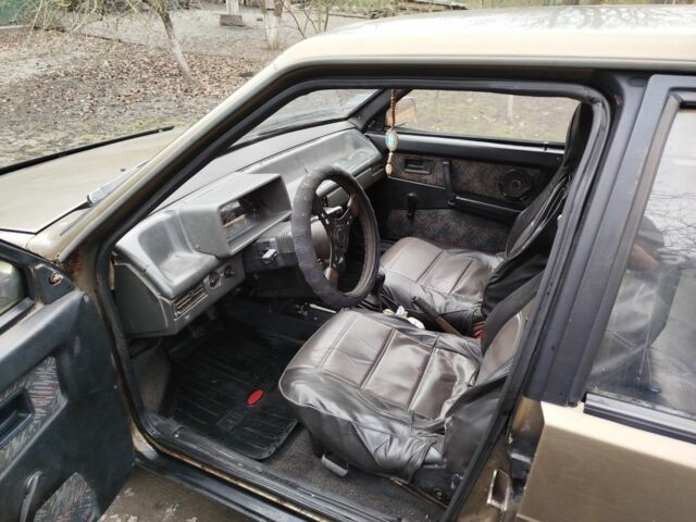 Бежевый ВАЗ 2109, объемом двигателя 1.5 л и пробегом 175 тыс. км за 600 $, фото 5 на Automoto.ua