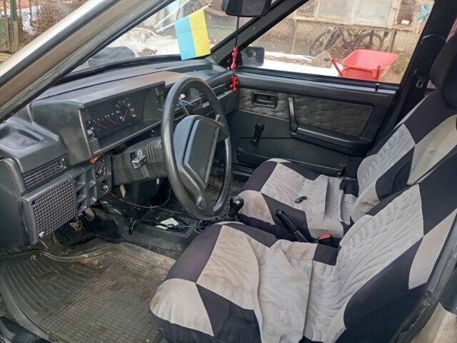 ВАЗ 2109 2001 у Львові на Automoto.ua Бежевий ВАЗ 2109, об'ємом двигуна 1.5 л та пробігом 130 тис. км за 357 $, фото 4 на Automoto.ua