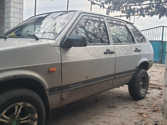 Бежевый ВАЗ 2109, объемом двигателя 1.6 л и пробегом 270 тыс. км за 999 $, фото 6 на Automoto.ua