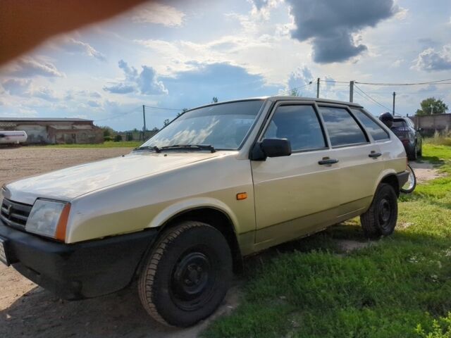 Бежевий ВАЗ 2109, об'ємом двигуна 1.6 л та пробігом 193 тис. км за 2000 $, фото 1 на Automoto.ua