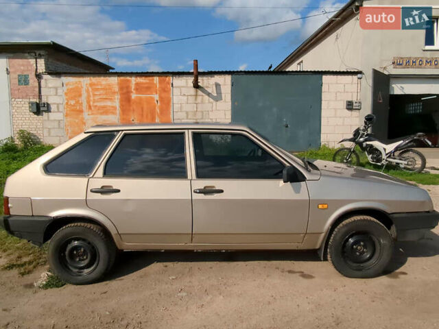 Бежевый ВАЗ 2109, объемом двигателя 1.6 л и пробегом 193 тыс. км за 2350 $, фото 3 на Automoto.ua