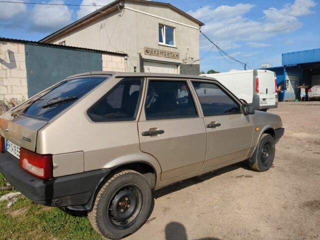 Бежевий ВАЗ 2109, об'ємом двигуна 1.6 л та пробігом 193 тис. км за 2000 $, фото 4 на Automoto.ua