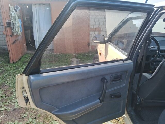 Бежевий ВАЗ 2109, об'ємом двигуна 1.3 л та пробігом 157 тис. км за 1650 $, фото 16 на Automoto.ua