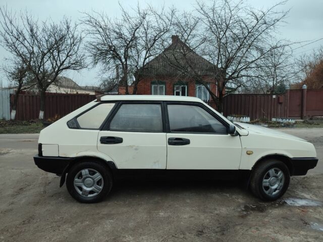 Бежевый ВАЗ 2109, объемом двигателя 1.5 л и пробегом 100 тыс. км за 700 $, фото 4 на Automoto.ua