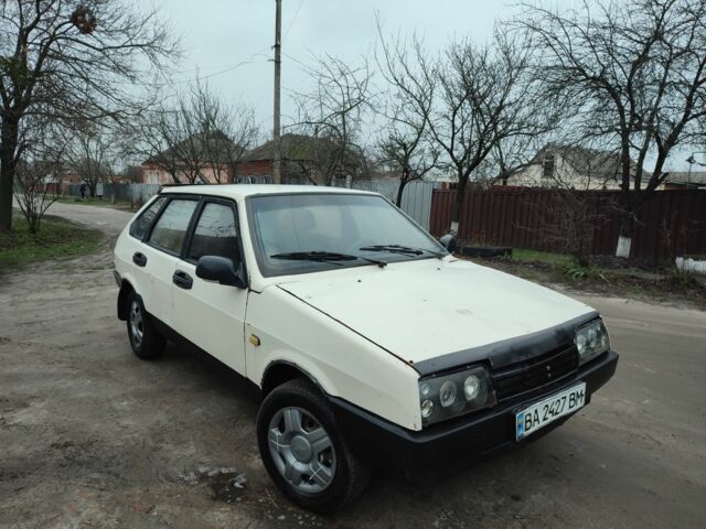 Бежевый ВАЗ 2109, объемом двигателя 1.5 л и пробегом 100 тыс. км за 700 $, фото 2 на Automoto.ua