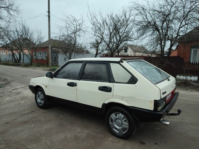 Бежевый ВАЗ 2109, объемом двигателя 1.5 л и пробегом 100 тыс. км за 700 $, фото 3 на Automoto.ua