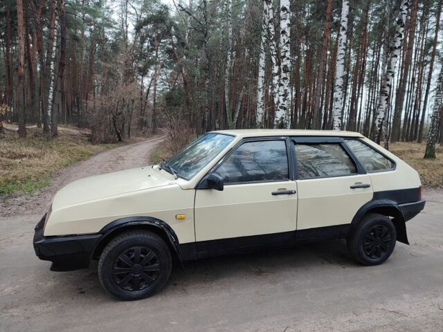 Бежевый ВАЗ 2109, объемом двигателя 1.5 л и пробегом 100 тыс. км за 700 $, фото 1 на Automoto.ua