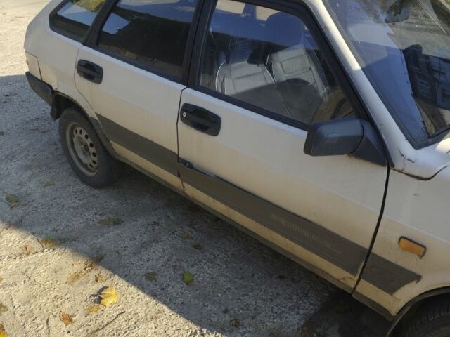 ВАЗ 2109 1993 в Николаеве на Automoto.ua Бежевый ВАЗ 2109, объемом двигателя 1 л и пробегом 4 тыс. км за 650 $, фото 4 на Automoto.ua