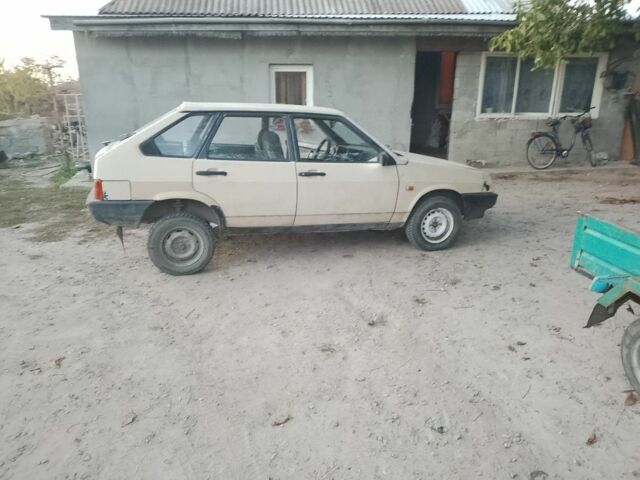 Бежевый ВАЗ 2109, объемом двигателя 1.3 л и пробегом 467 тыс. км за 384 $, фото 2 на Automoto.ua