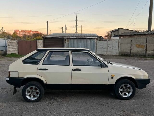 Бежевый ВАЗ 2109, объемом двигателя 1.1 л и пробегом 250 тыс. км за 800 $, фото 1 на Automoto.ua