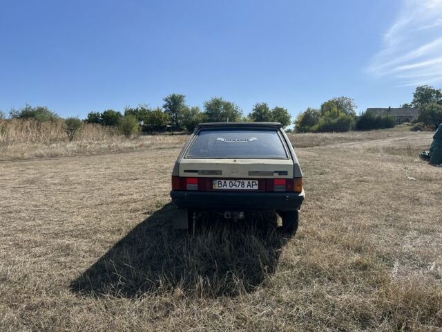 Бежевий ВАЗ 2109, об'ємом двигуна 1.3 л та пробігом 300 тис. км за 678 $, фото 4 на Automoto.ua