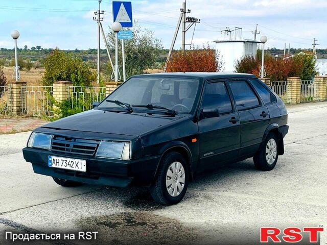 ВАЗ 2109 1989 в Новомосковске на Automoto.ua Черный ВАЗ 2109, объемом двигателя 1.5 л и пробегом 140 тыс. км за 999 $, фото 1 на Automoto.ua