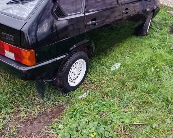 Черный ВАЗ 2109, объемом двигателя 1.5 л и пробегом 70 тыс. км за 1000 $, фото 1 на Automoto.ua