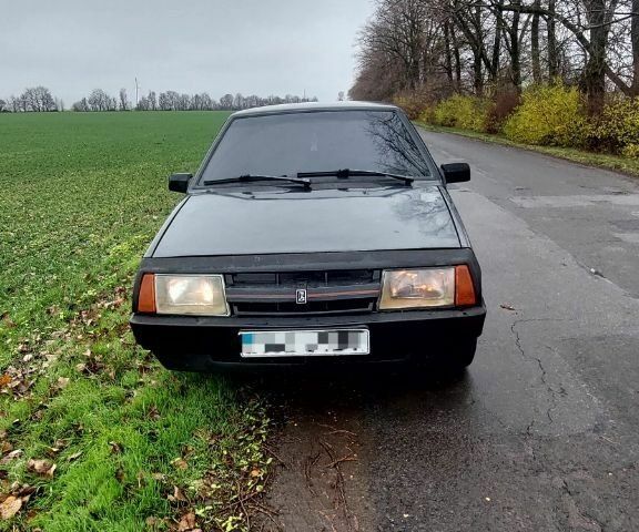 Черный ВАЗ 2109, объемом двигателя 1.5 л и пробегом 70 тыс. км за 1500 $, фото 6 на Automoto.ua